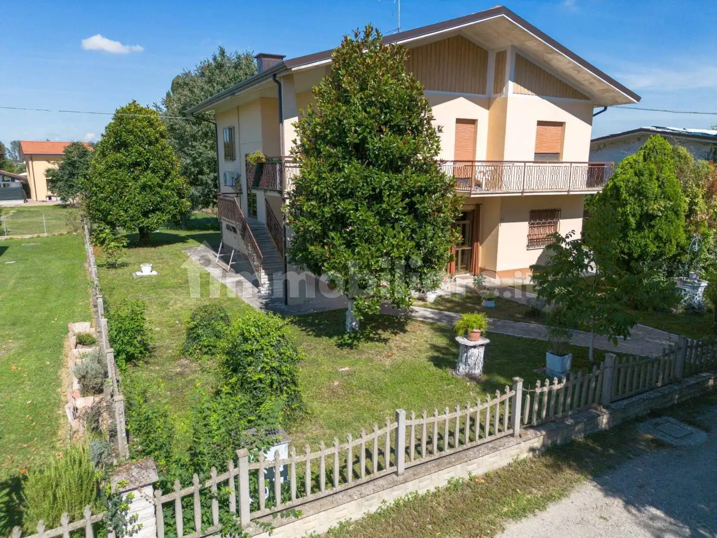 Villa in vendita a Cento