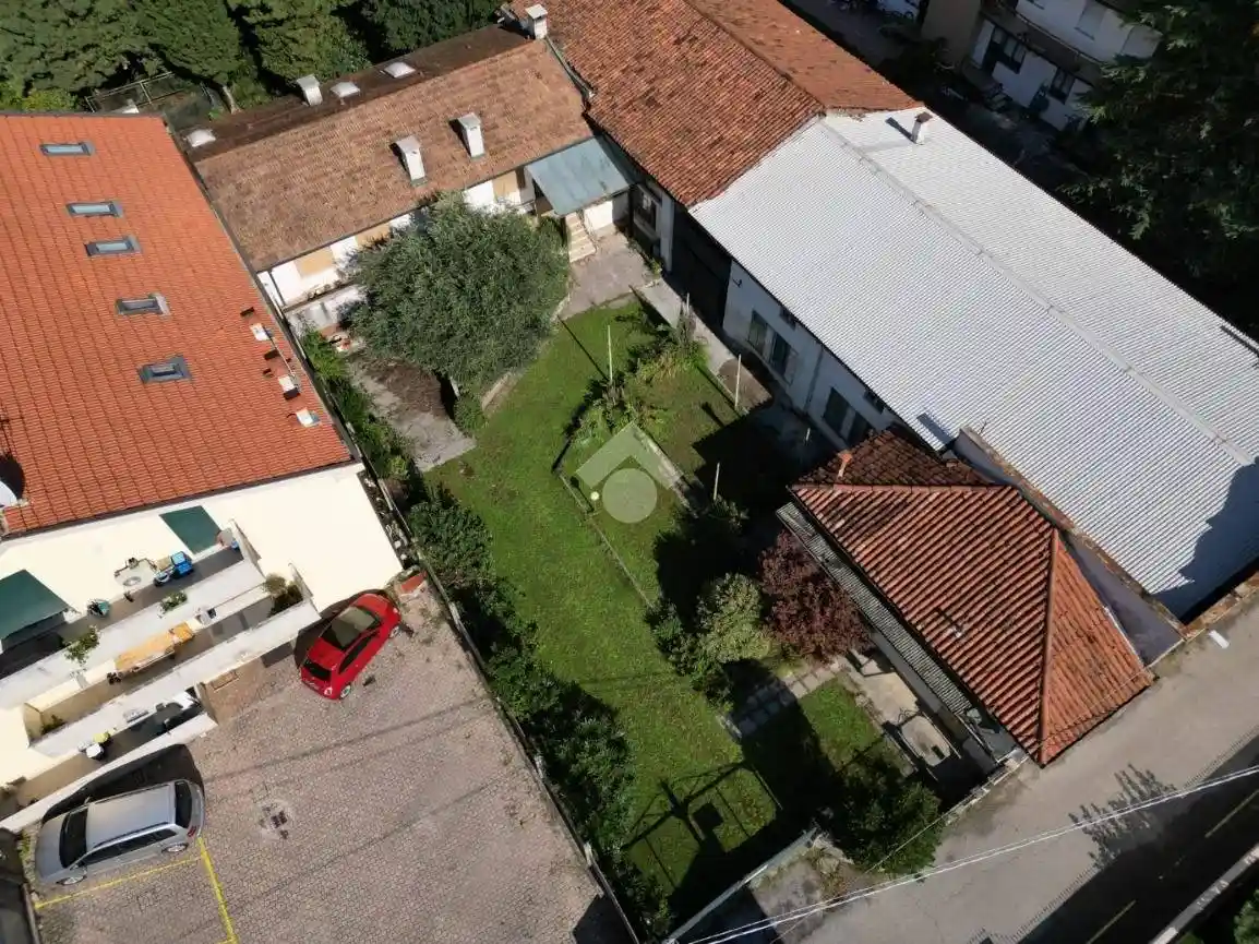 Casa indipendente in vendita a Schio