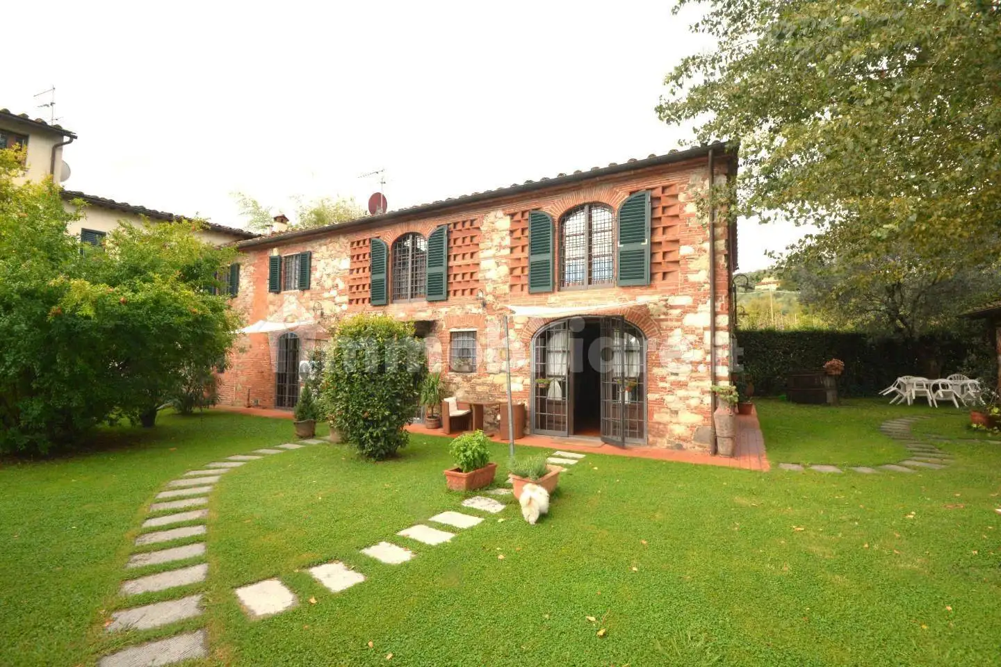 Rustico - Casale in vendita a Lucca