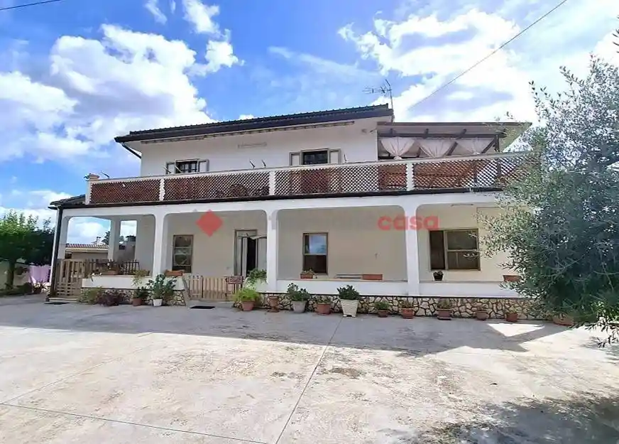 Casa indipendente in vendita a Cisterna di Latina