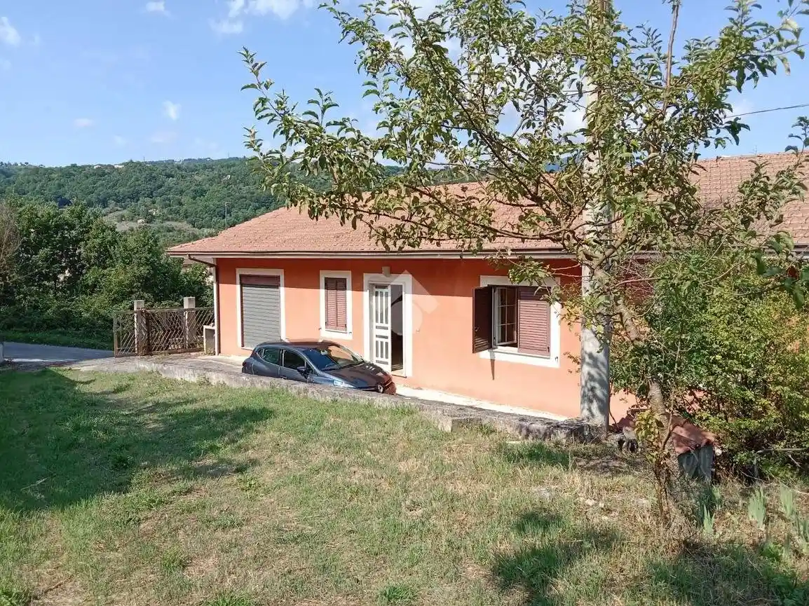 Villa unifamiliare via Viadantico, Castelfranci - foto 3