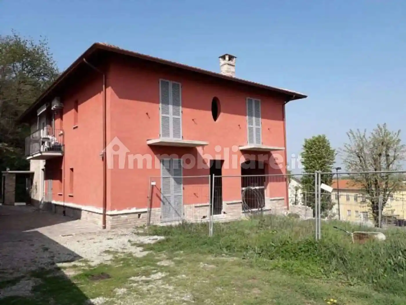 Villa in vendita a Casteggio