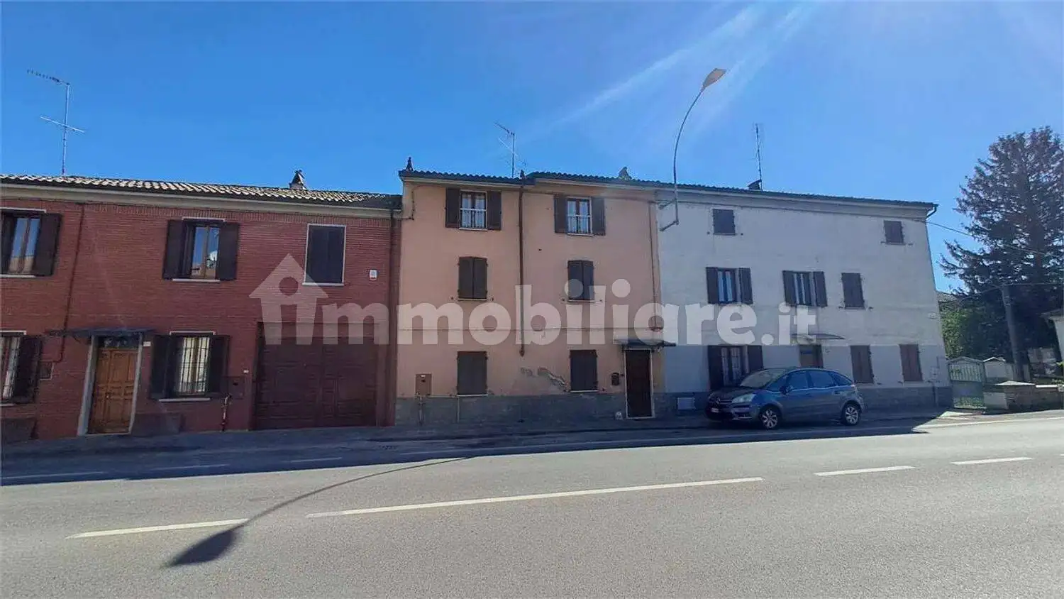 Villa unifamiliare, buono stato, 150 m², Corvino San Quirico - foto 2