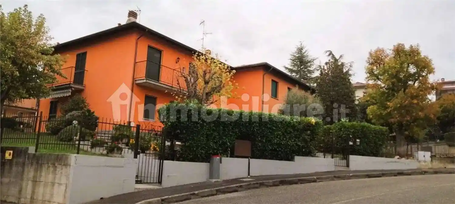 Villa in vendita a Casteggio