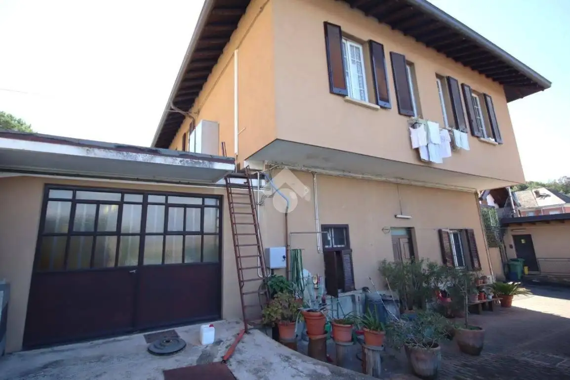 Trilocale via 4 novembre 9, Centro, Barzanò - foto 2