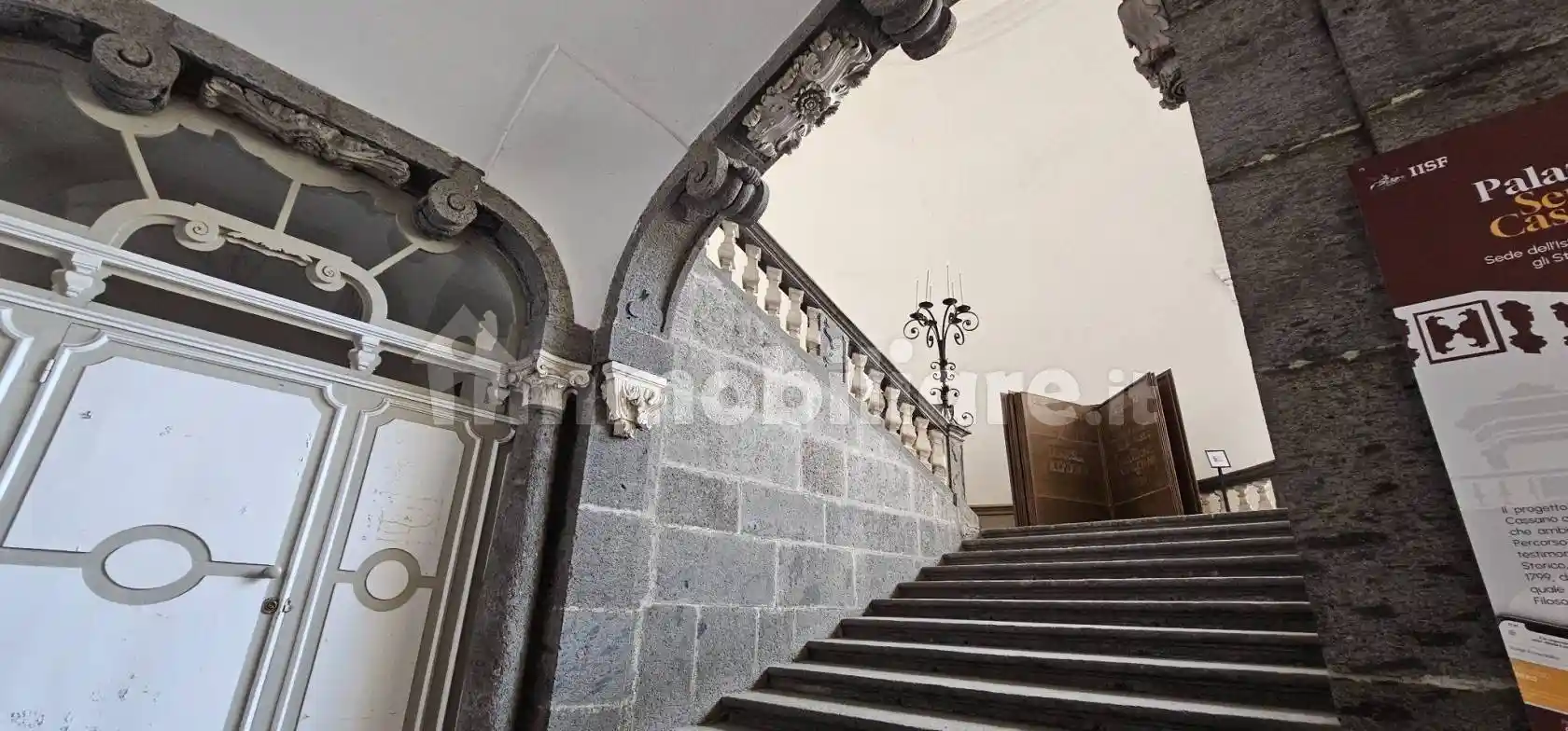 Trilocale via Monte di Dio, Santa Lucia, Napoli - foto 2