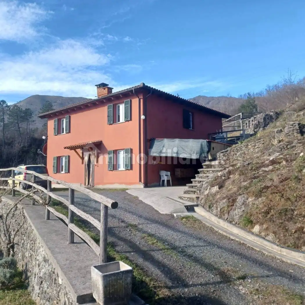 Villa in vendita a Maissana