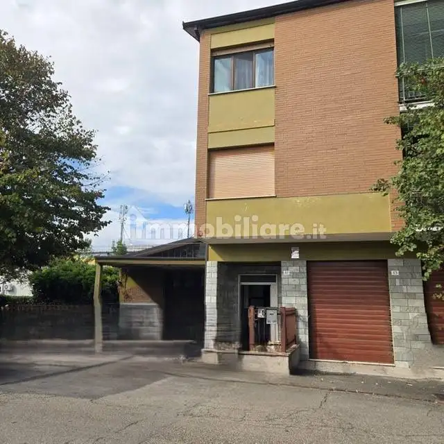 Palazzo - Edificio in vendita a Modena