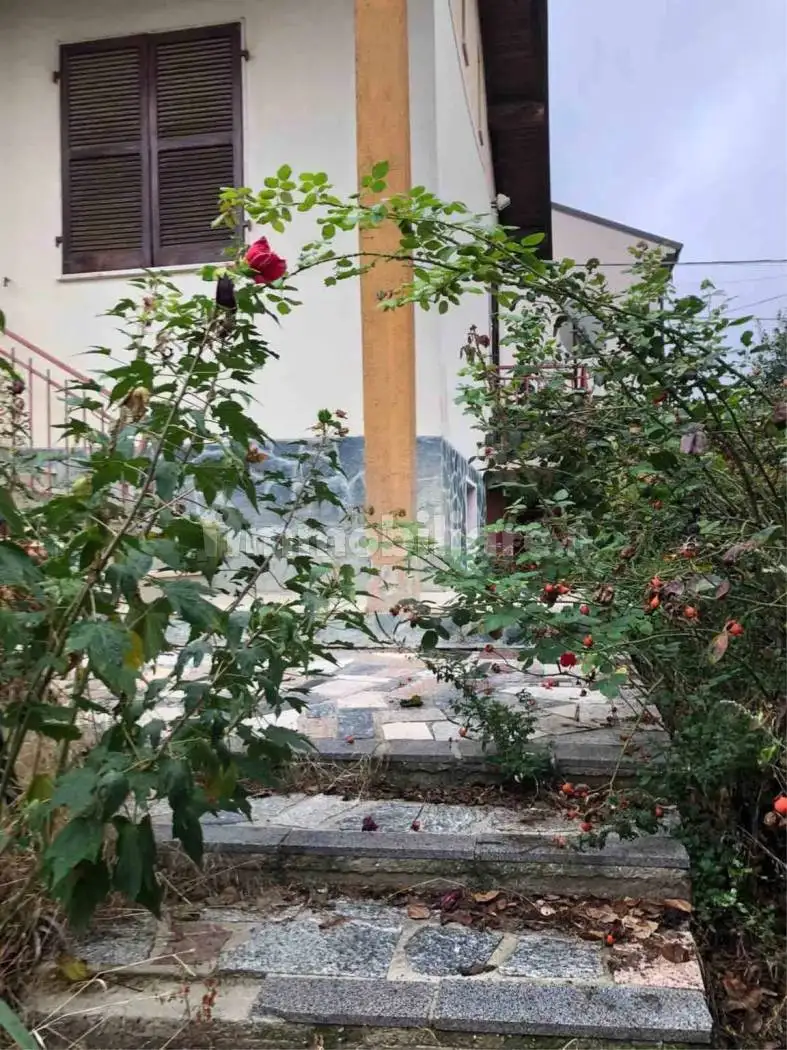 Villa unifamiliare via Per Berzano San C., Berzano di Tortona - foto 2