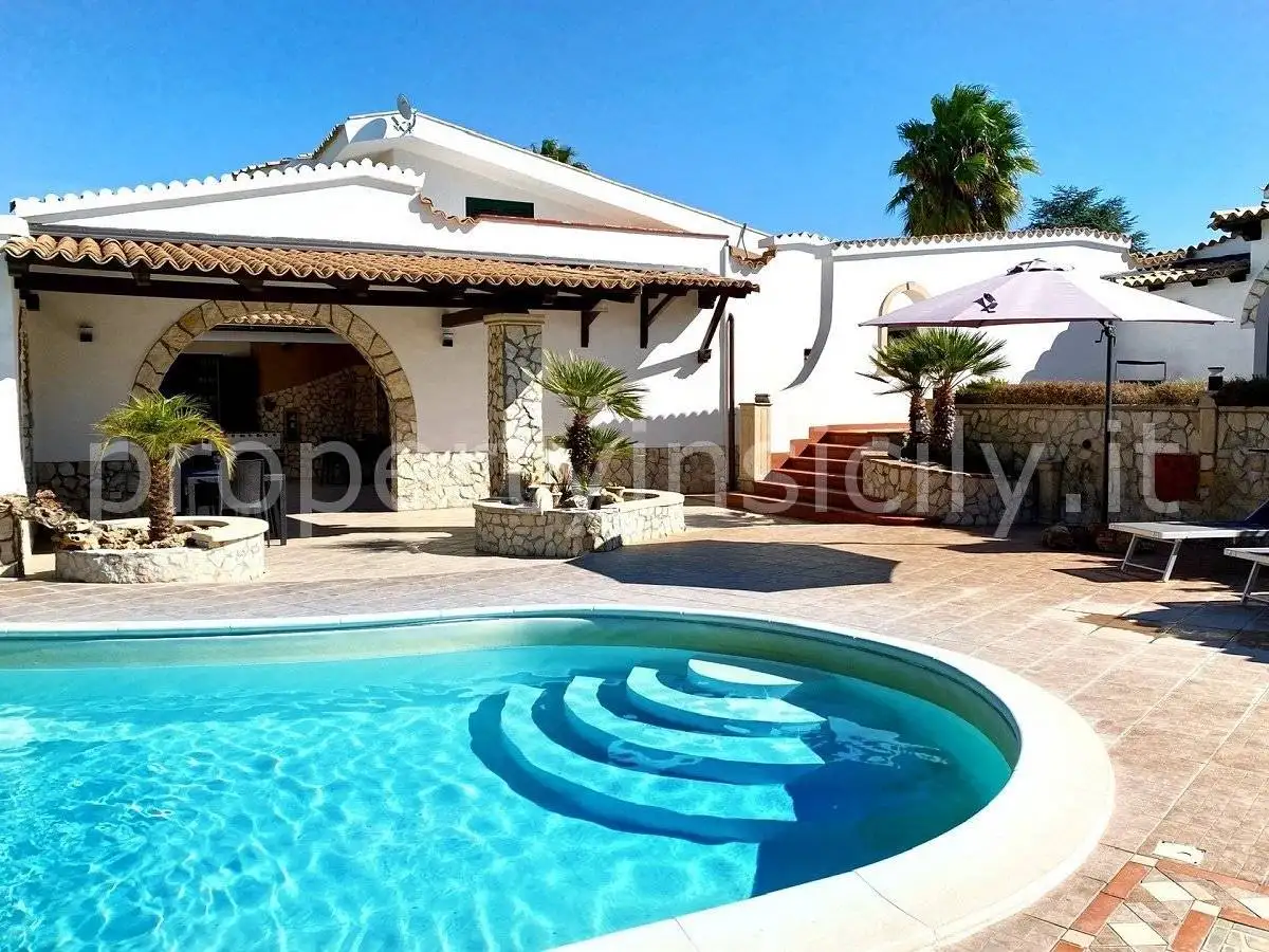 Villa in vendita a Siracusa