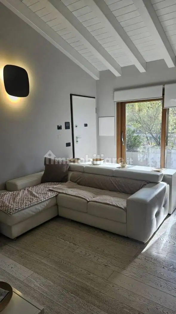 Appartamento in vendita a Trezzano Rosa