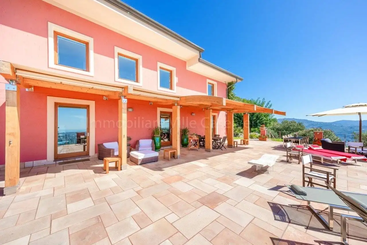 Villa in vendita a Massarosa