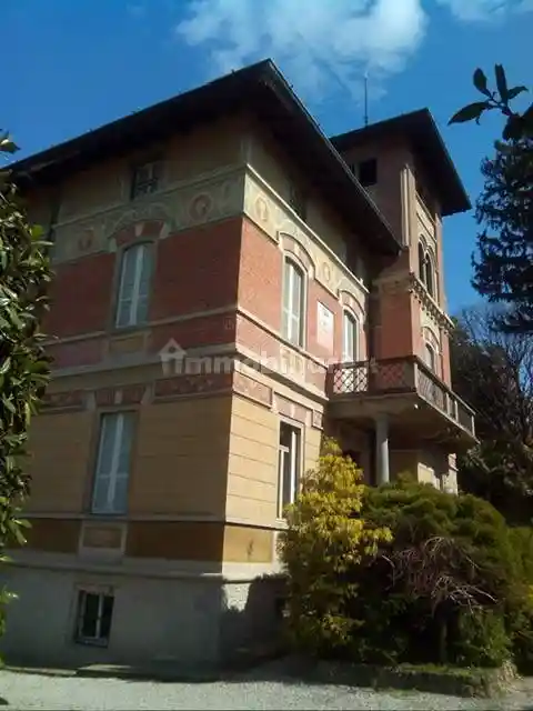 Villa in vendita a Besana in Brianza