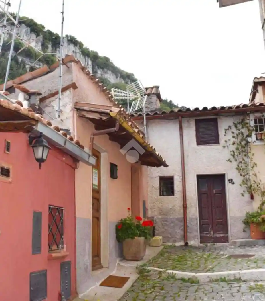 Terratetto unifamiliare Vico Molini 11, Centro, Tagliacozzo - foto 2