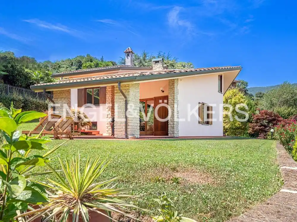 Villa in vendita a Olgiate Molgora