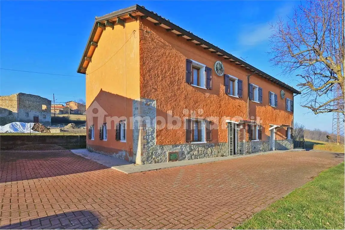 Rustico - Casale in vendita a Canossa