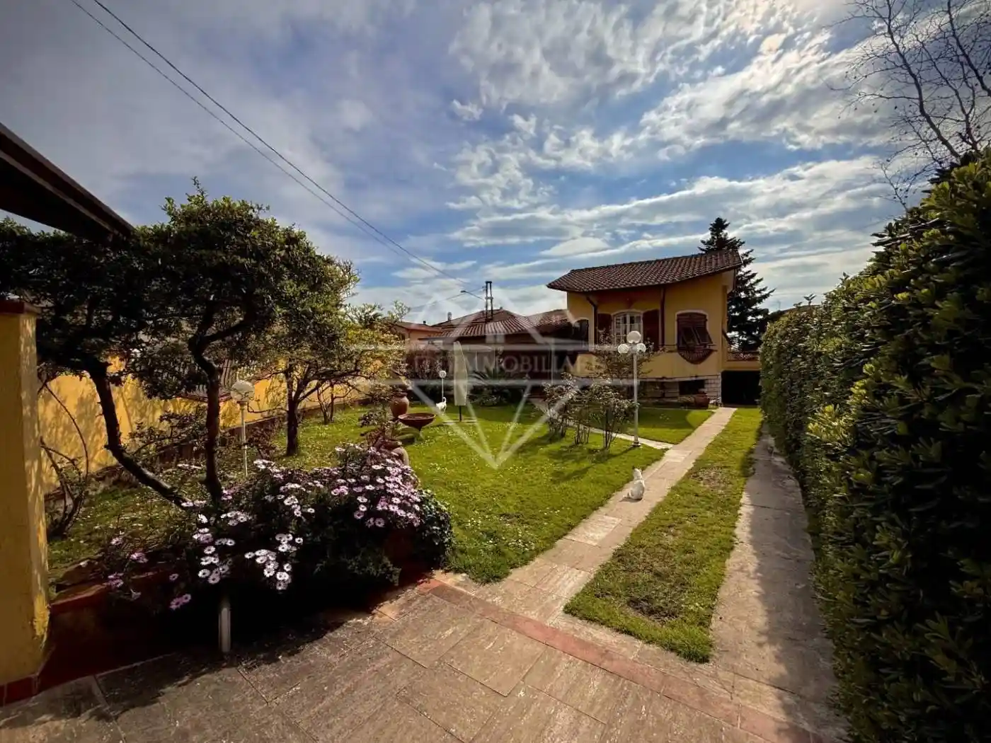 Villa in vendita a Carrara