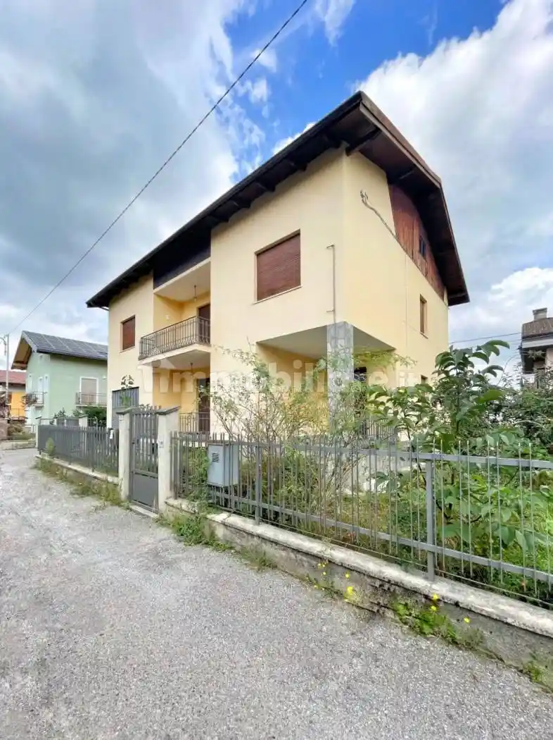 Casa indipendente in vendita a Borgo San Dalmazzo