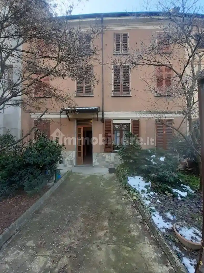 Villa in vendita a Stradella