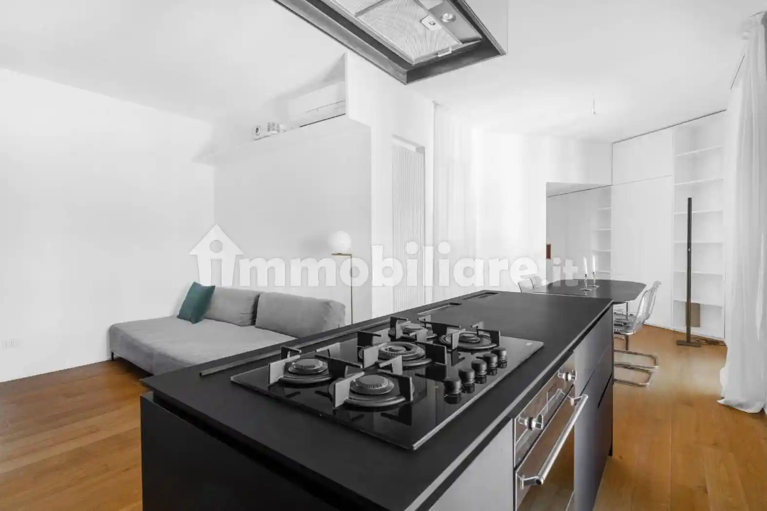 Bilocale via Vincenzo Viviani 2, Centrale, Milano - foto 3