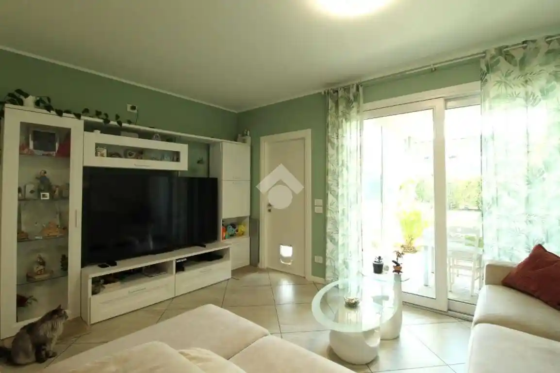 Trilocale via 25 Aprile 153, Brugarolo, Merate - foto 5