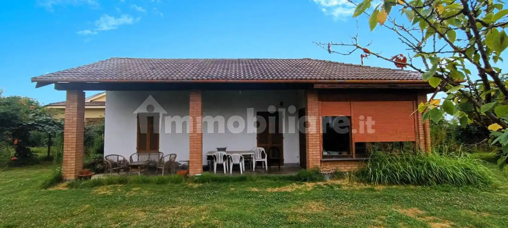 Villa in vendita a Valenza