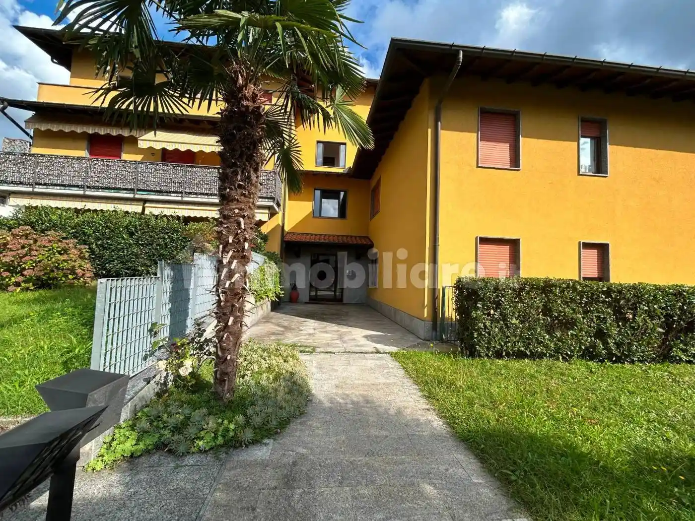 Appartamento in vendita a Vedano Olona