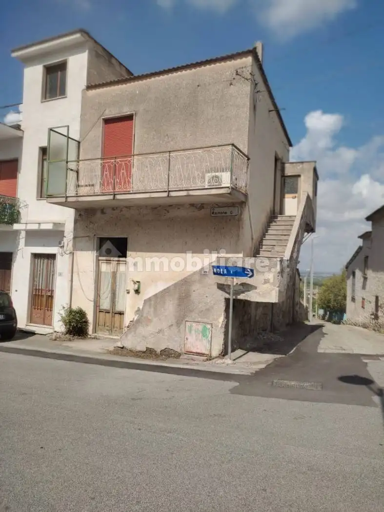 Villa unifamiliare via Rainone 7, Centro, Carbonara di Nola