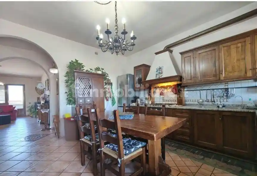 Casa indipendente in vendita a Lamporecchio