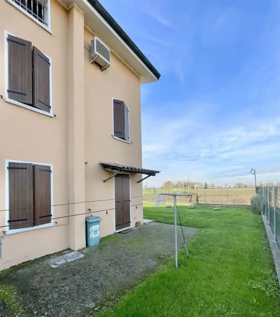 Terratetto unifamiliare 139 m², ottimo stato, Bagnolo San Vito - foto 5