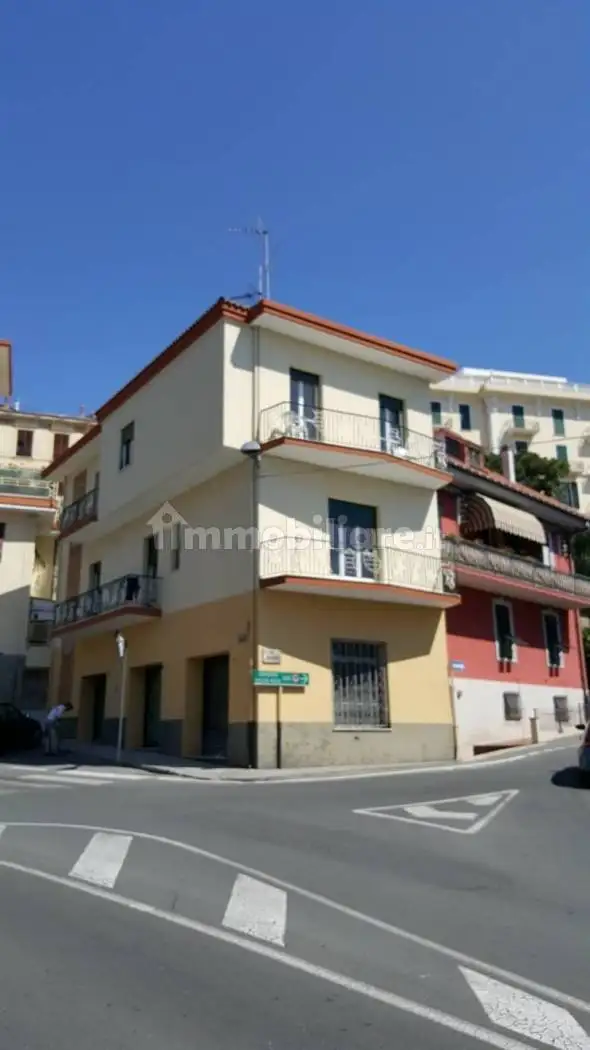 Palazzo - Edificio in vendita a Bordighera