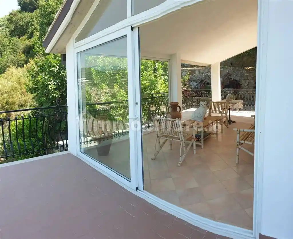 Villa in vendita a Bordighera