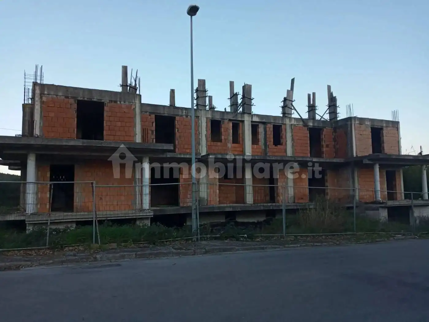 Palazzo - Edificio in vendita a Falciano del Massico