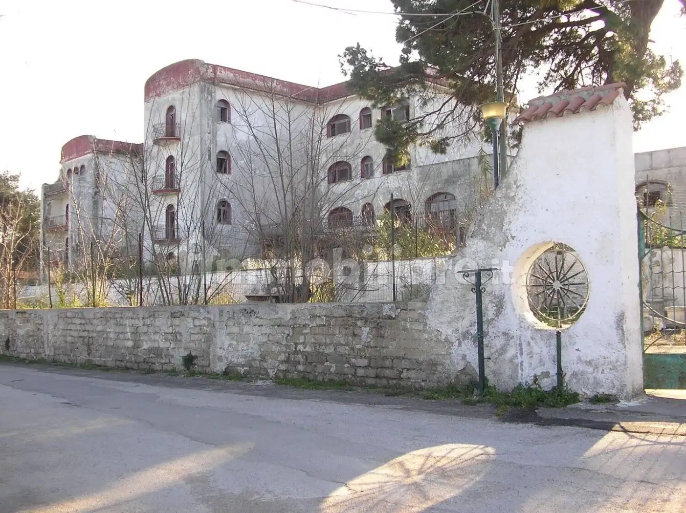 Palazzo - Edificio in vendita a Mondragone