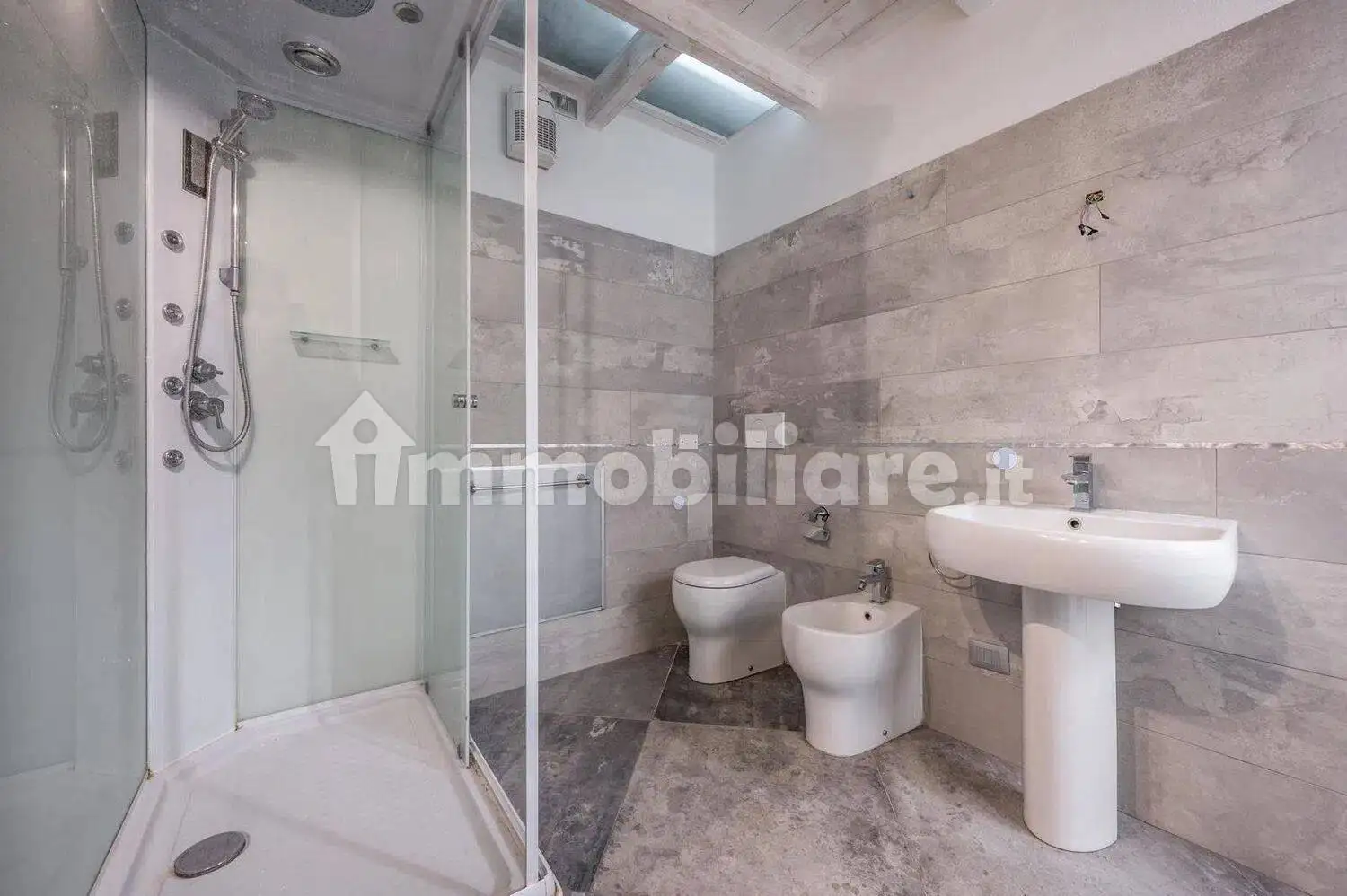 Appartamento in affitto a Modena