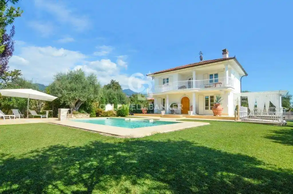 Villa in vendita a Pietrasanta