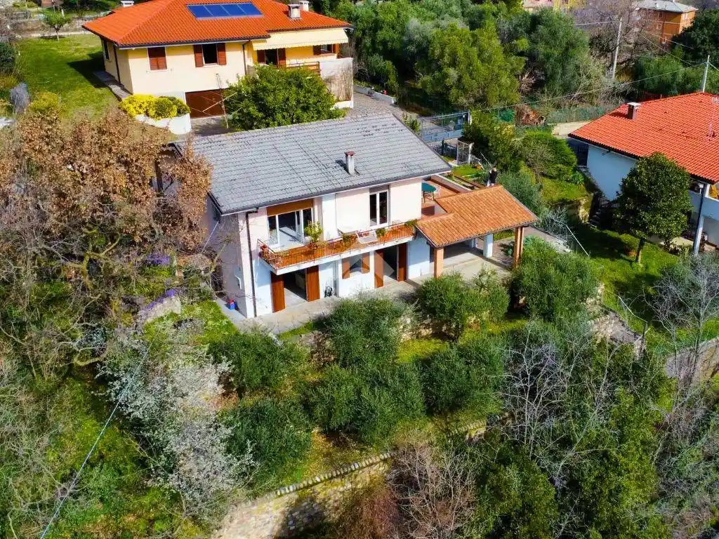 Villa in vendita a Cavaion Veronese