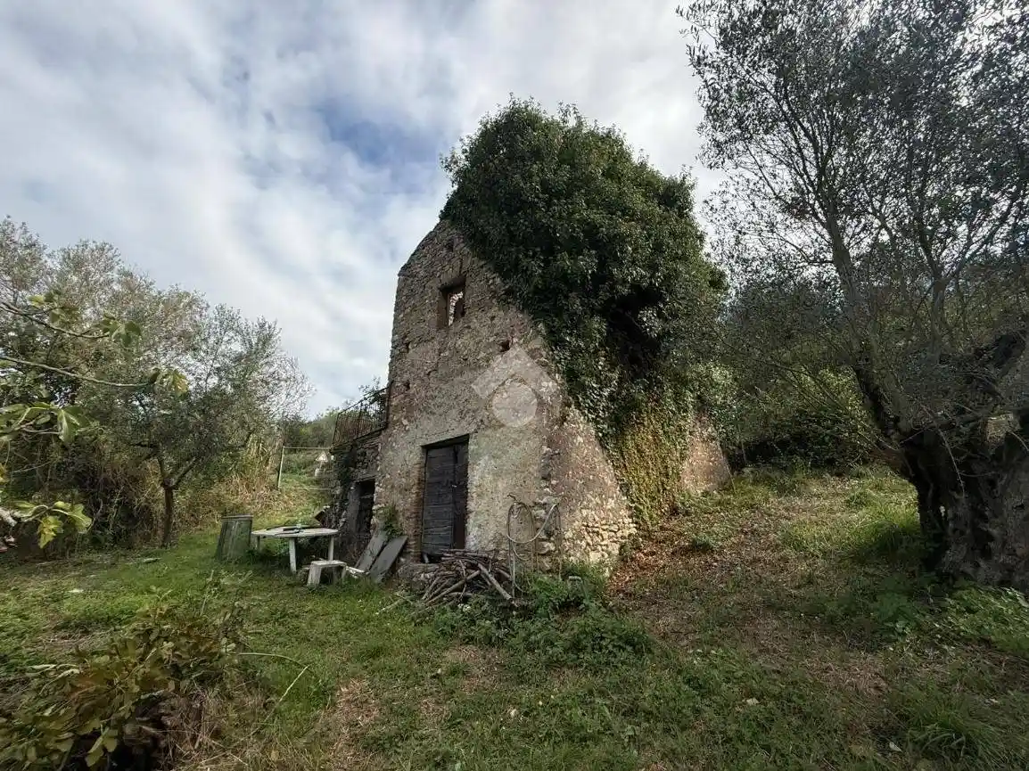 Rustico - Casale in vendita a Castel Madama