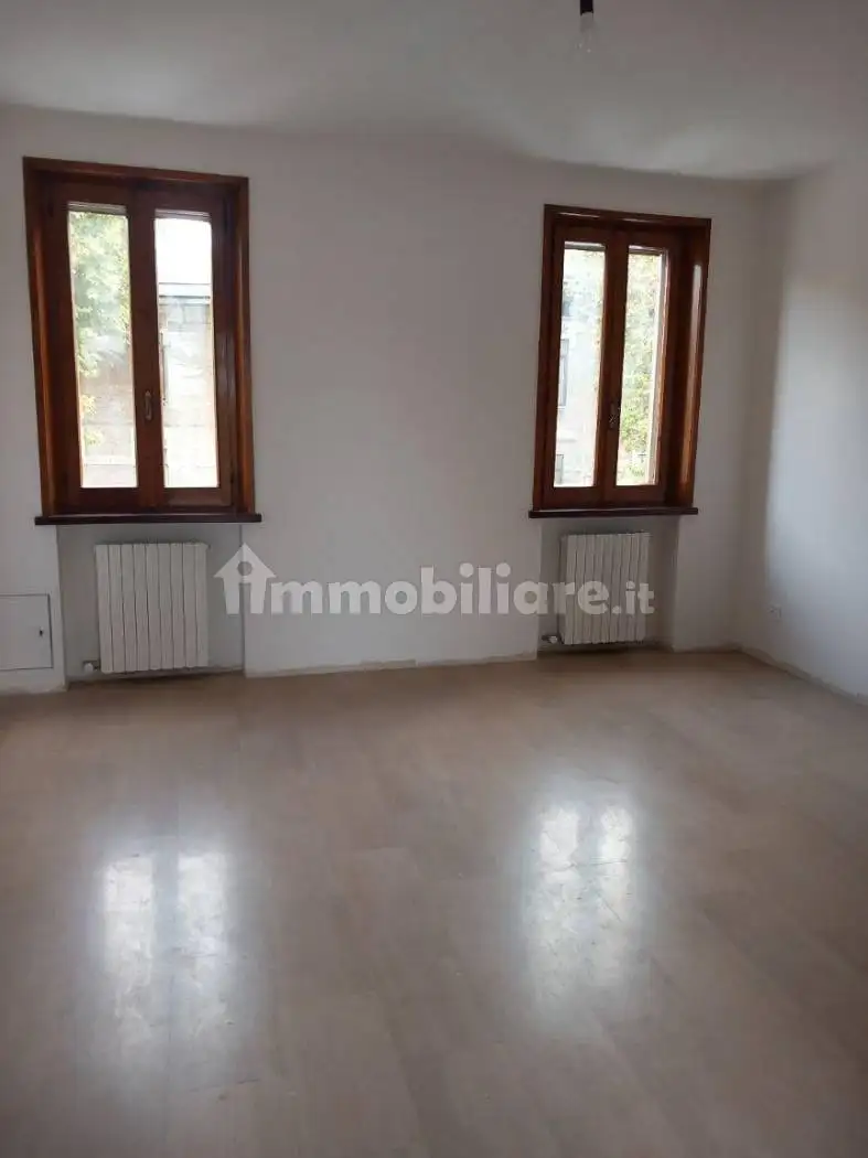 Quadrilocale piazzale Vittorio Veneto 11, Centro, Colorno - foto 2