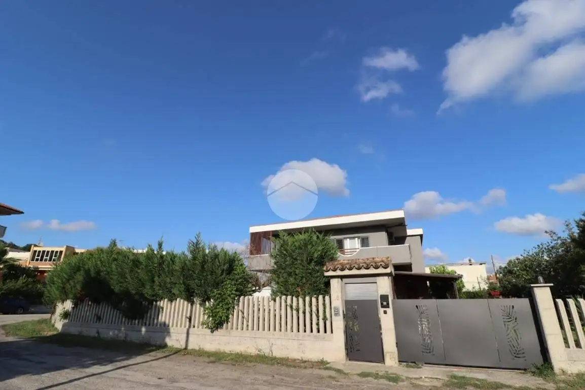 Casa indipendente in vendita a Mosciano Sant'Angelo