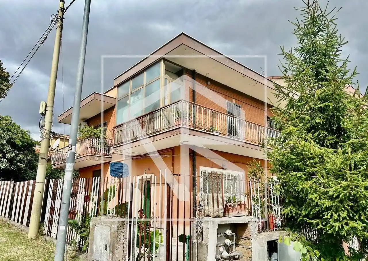 Casa indipendente in vendita a Roma