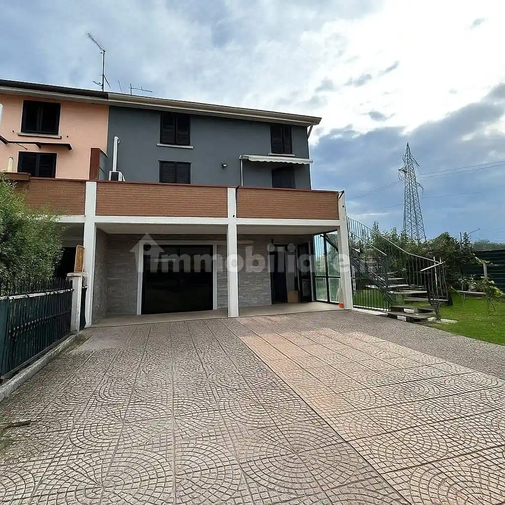 Villetta a schiera in vendita a Gualtieri