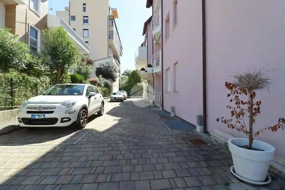 Quadrilocale via Milano 17, Centro, Giulianova - foto 3