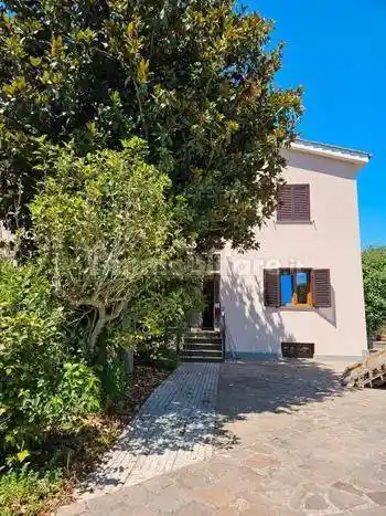 Villa in vendita a Capranica