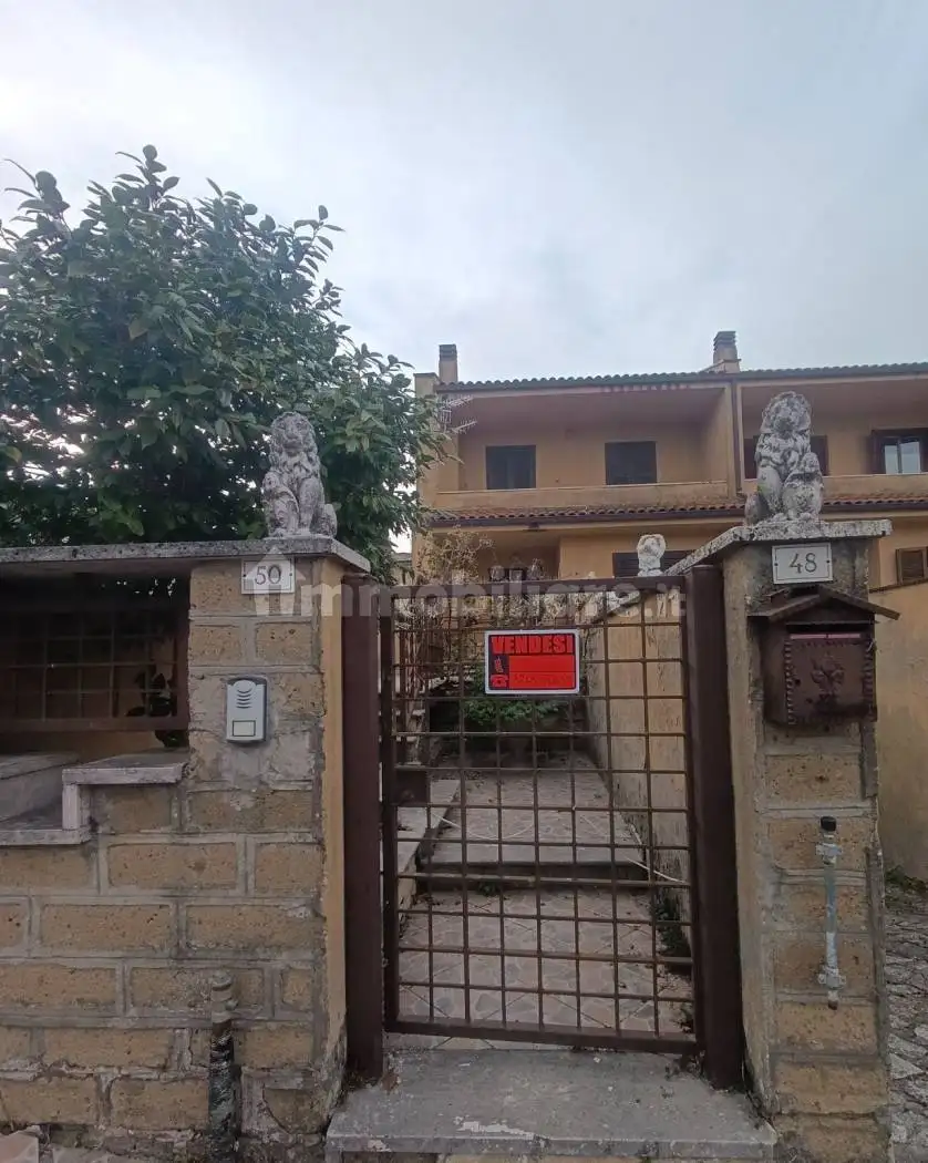 Villetta a schiera in vendita a Ischia di Castro