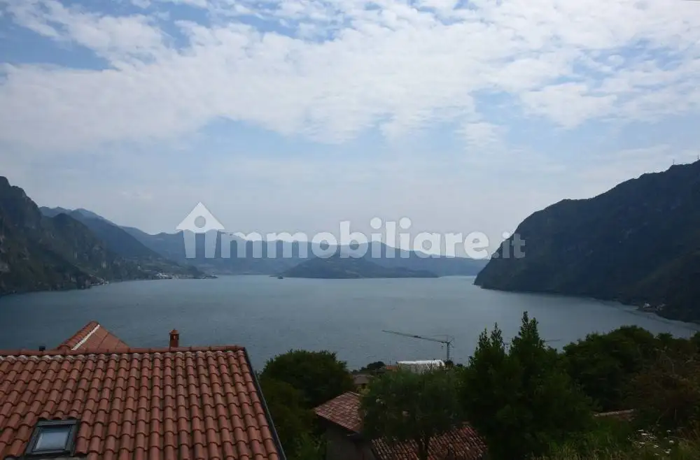 Appartamento in affitto a Riva di Solto