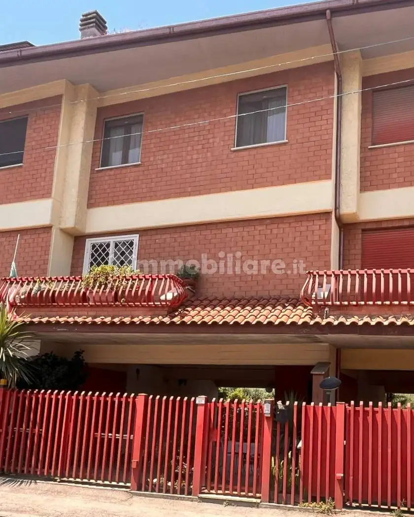 Villetta a schiera in vendita a Aprilia