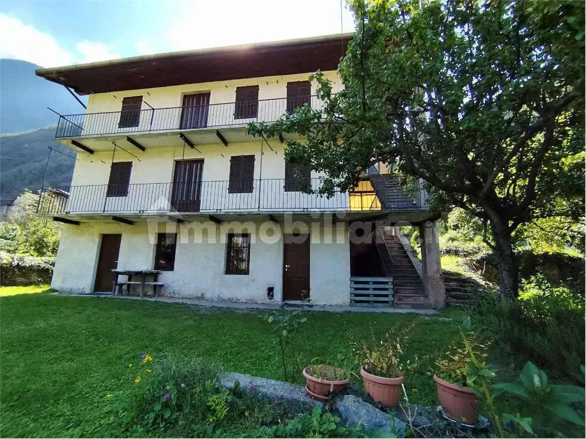 Villa in vendita a Arnad