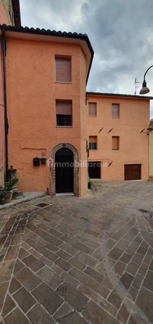 Appartamento in vendita a Camporotondo di Fiastrone