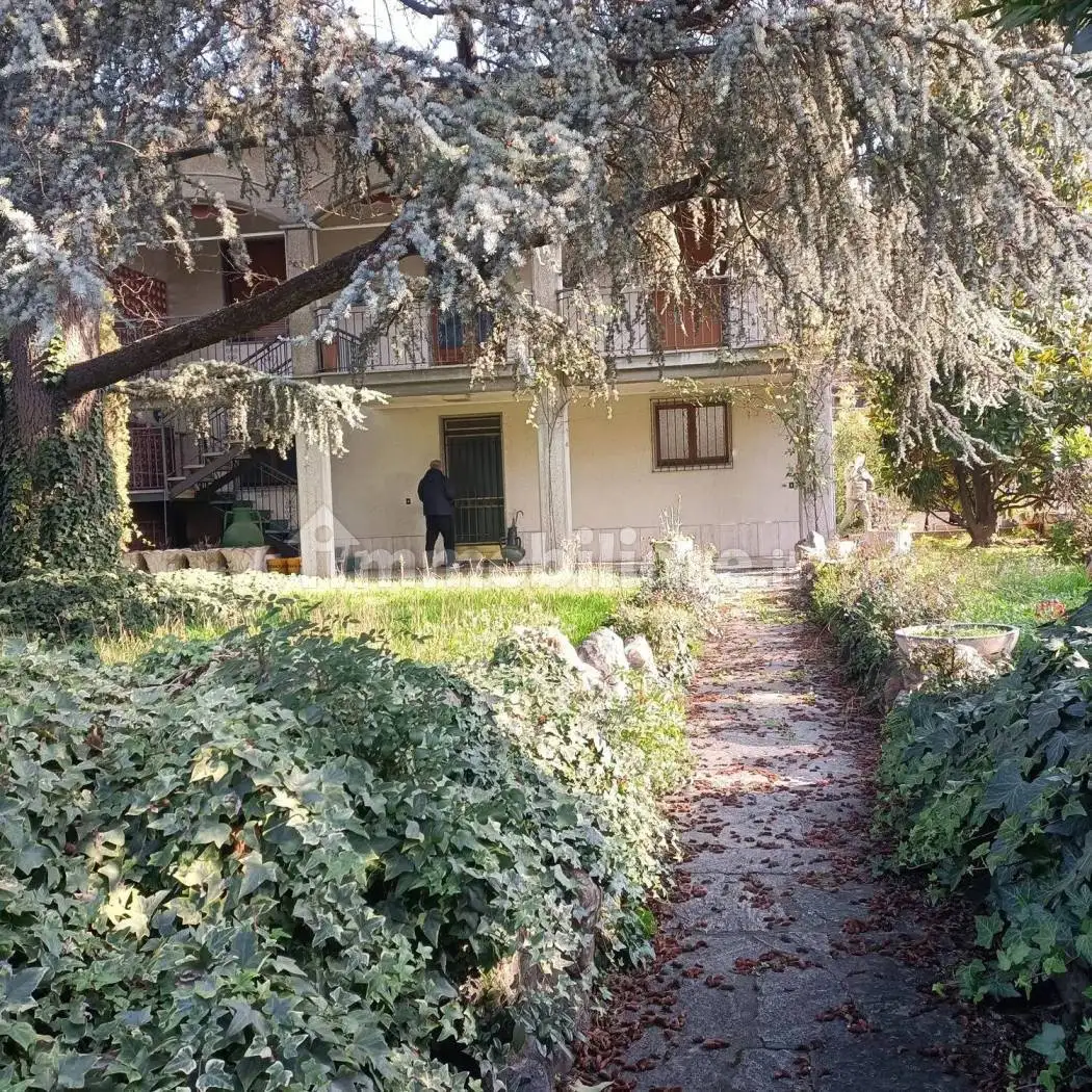 Villa in vendita a Godiasco Salice Terme
